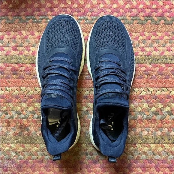 NEW IN BOX APL MENS TECHLOOM TRACER RUNNING SHOES NAVY